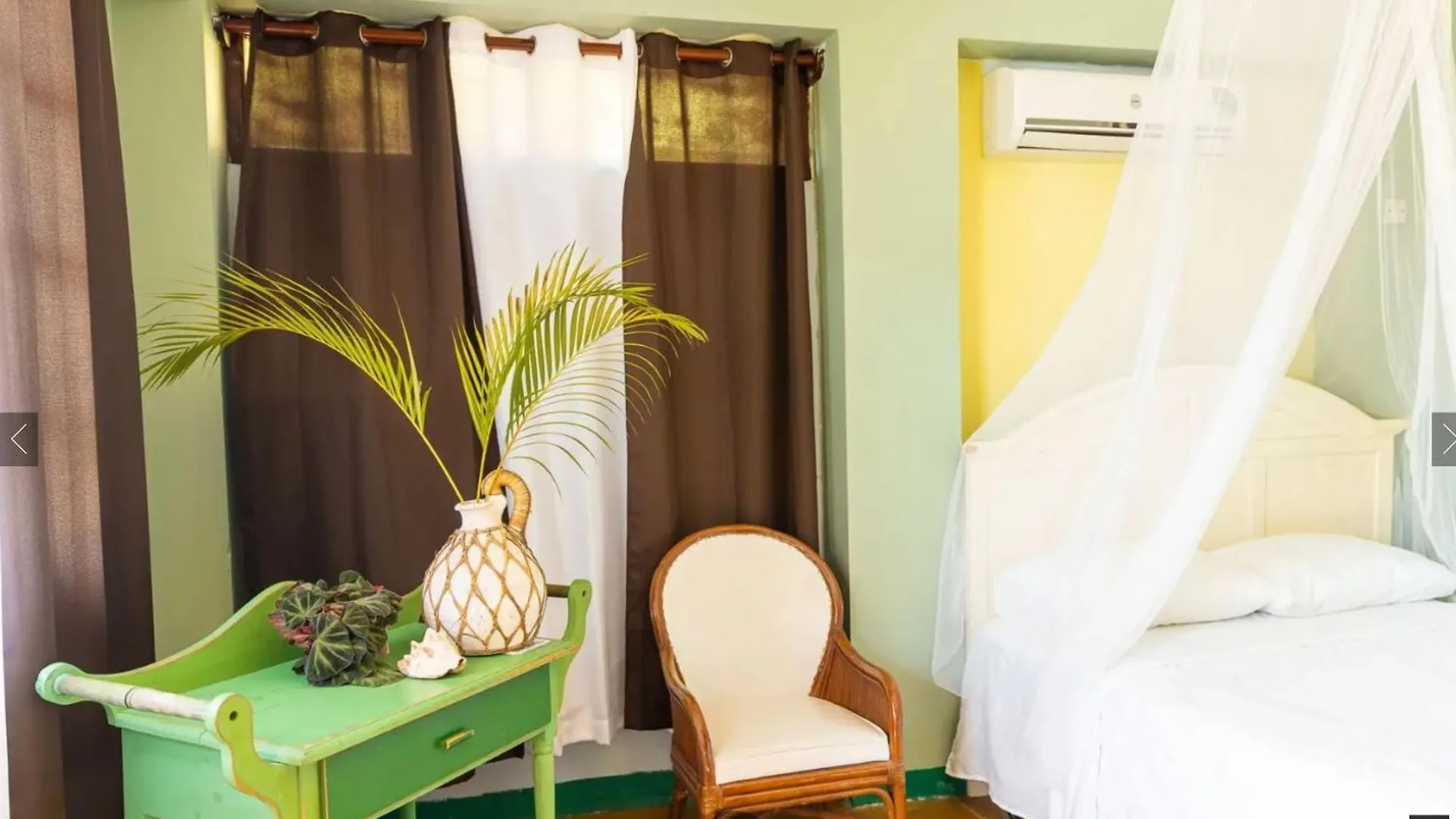 Hotel Indigo Beach Resort Black River