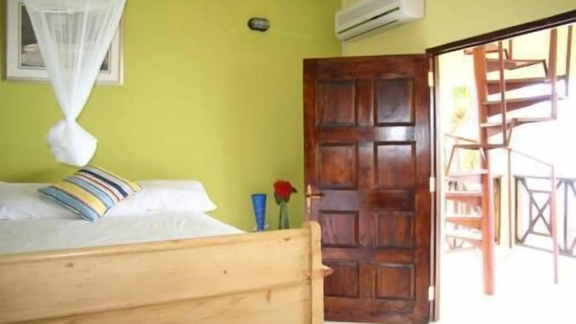 Hotel Indigo Beach Resort Black River