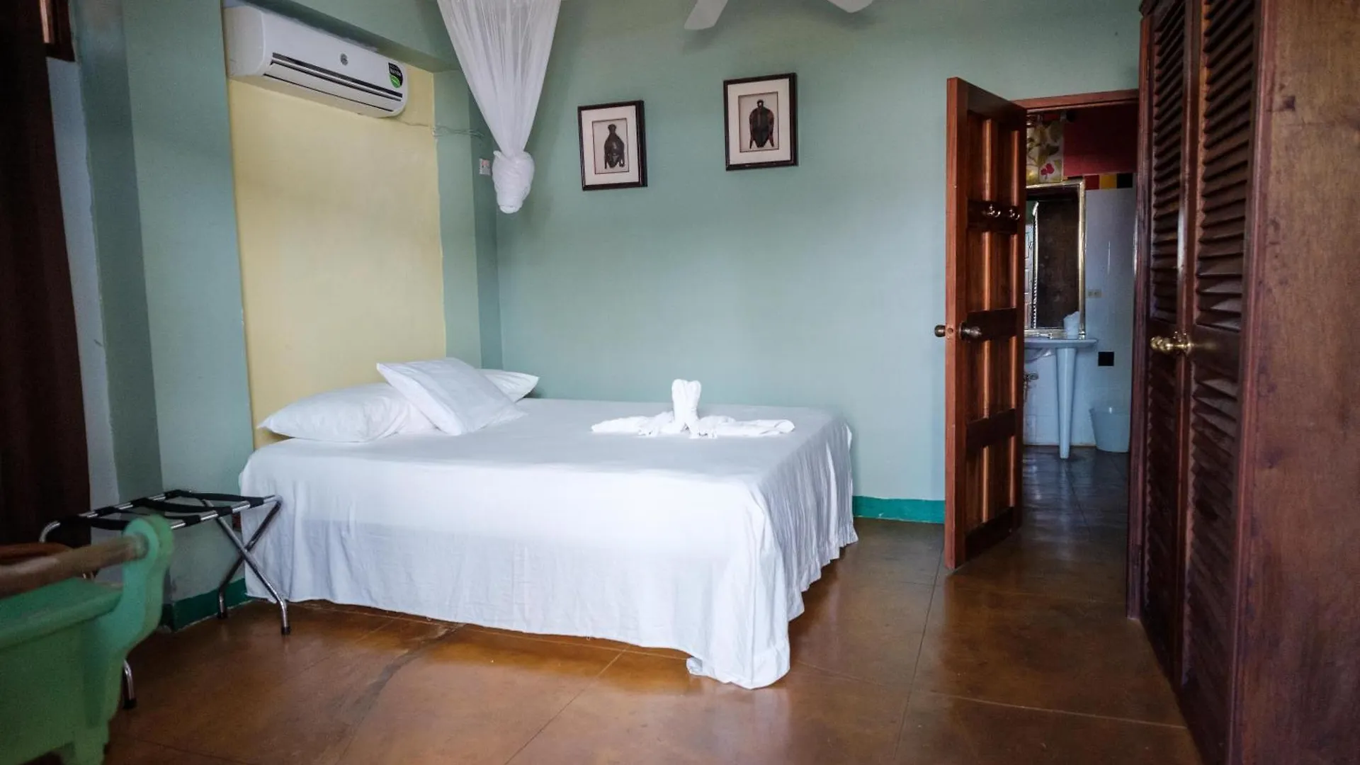 Indigo Beach Resort Black River 3*,